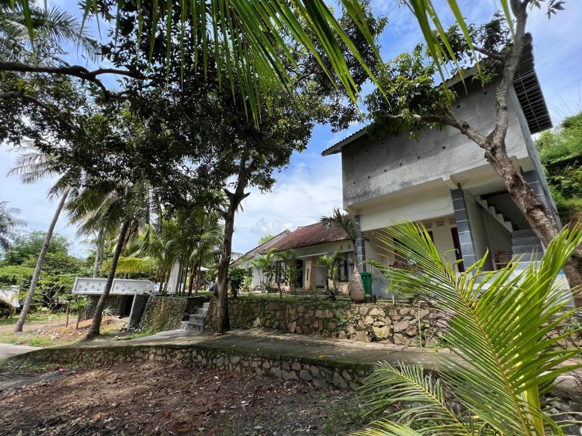 Kuta Circle Homestay Exterior photo