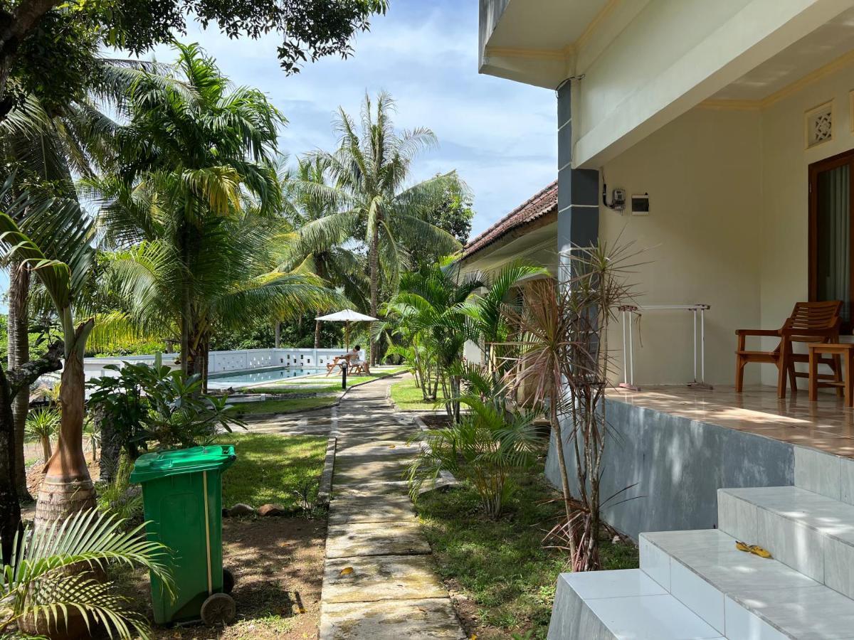 Kuta Circle Homestay Exterior photo