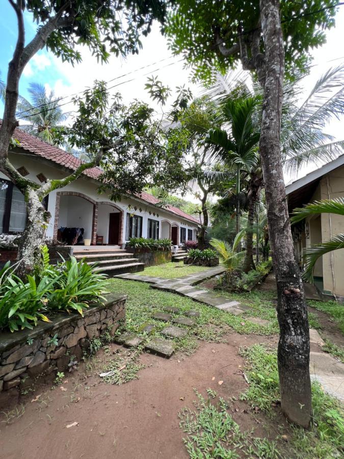 Kuta Circle Homestay Exterior photo
