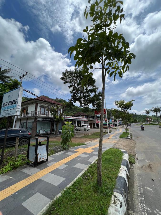 Kuta Circle Homestay Exterior photo