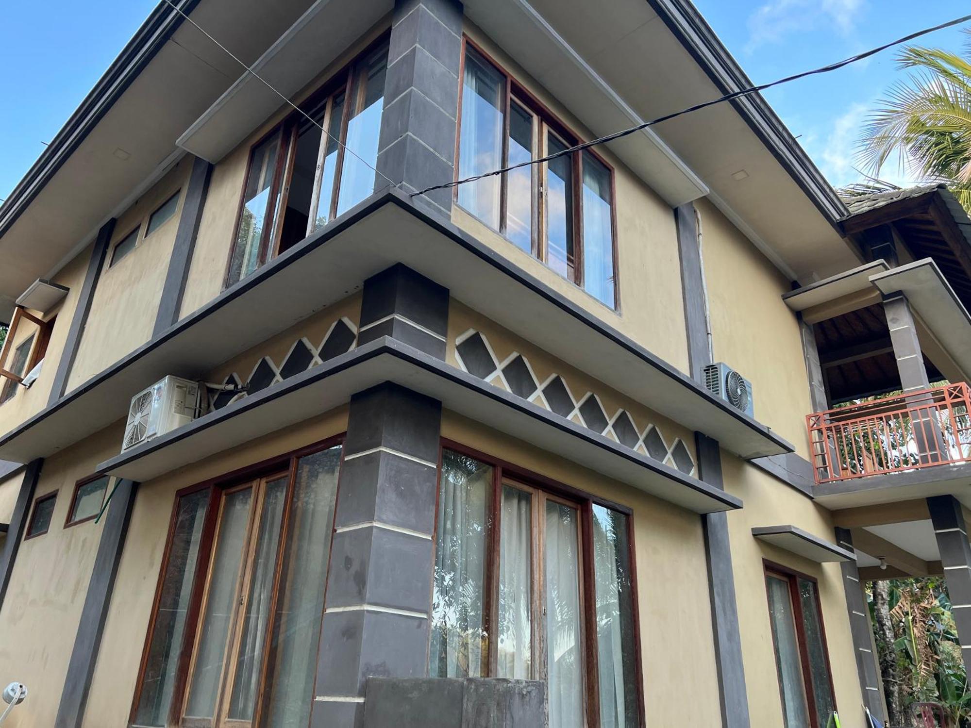 Kuta Circle Homestay Exterior photo