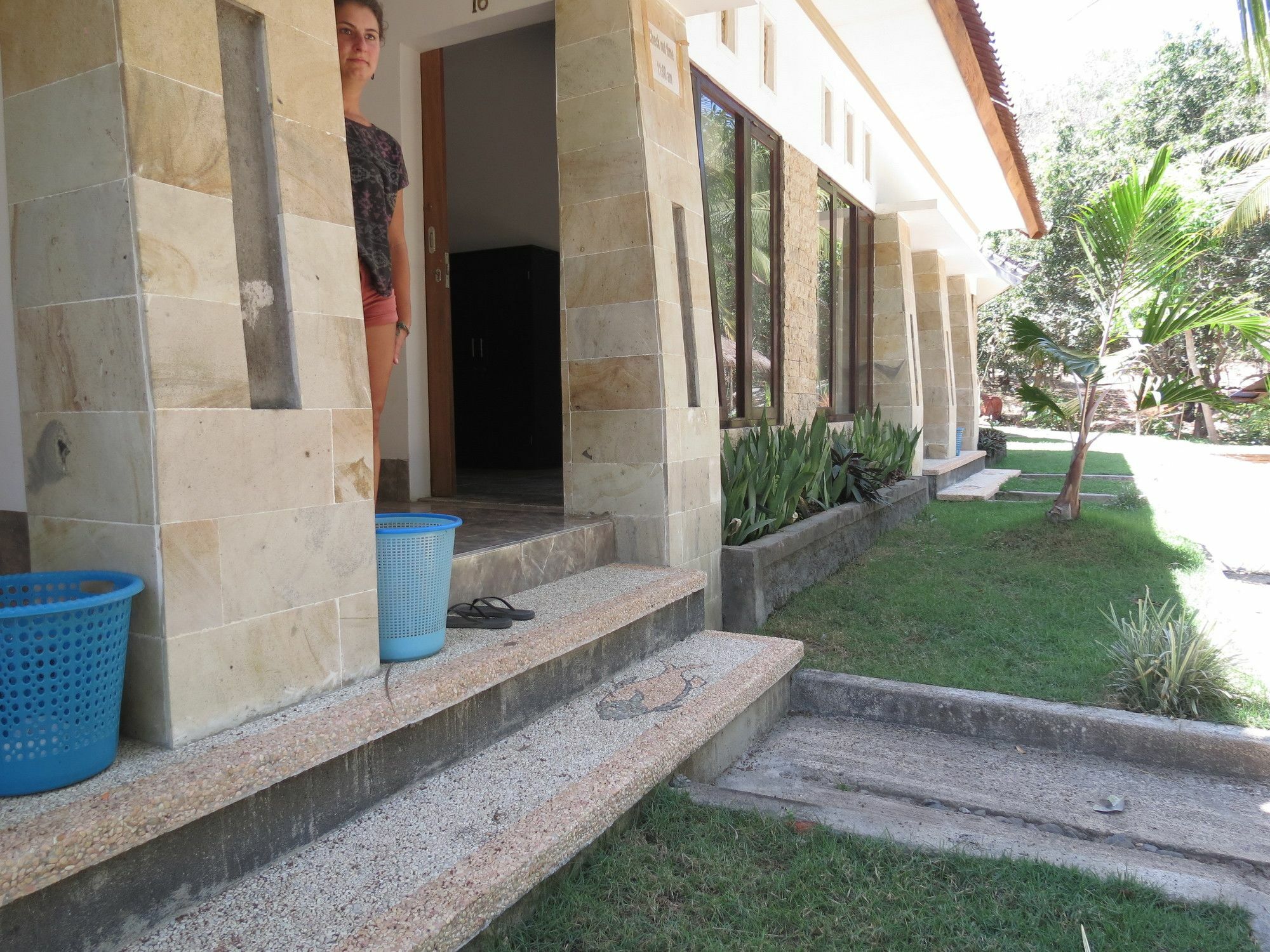 Kuta Circle Homestay Exterior photo